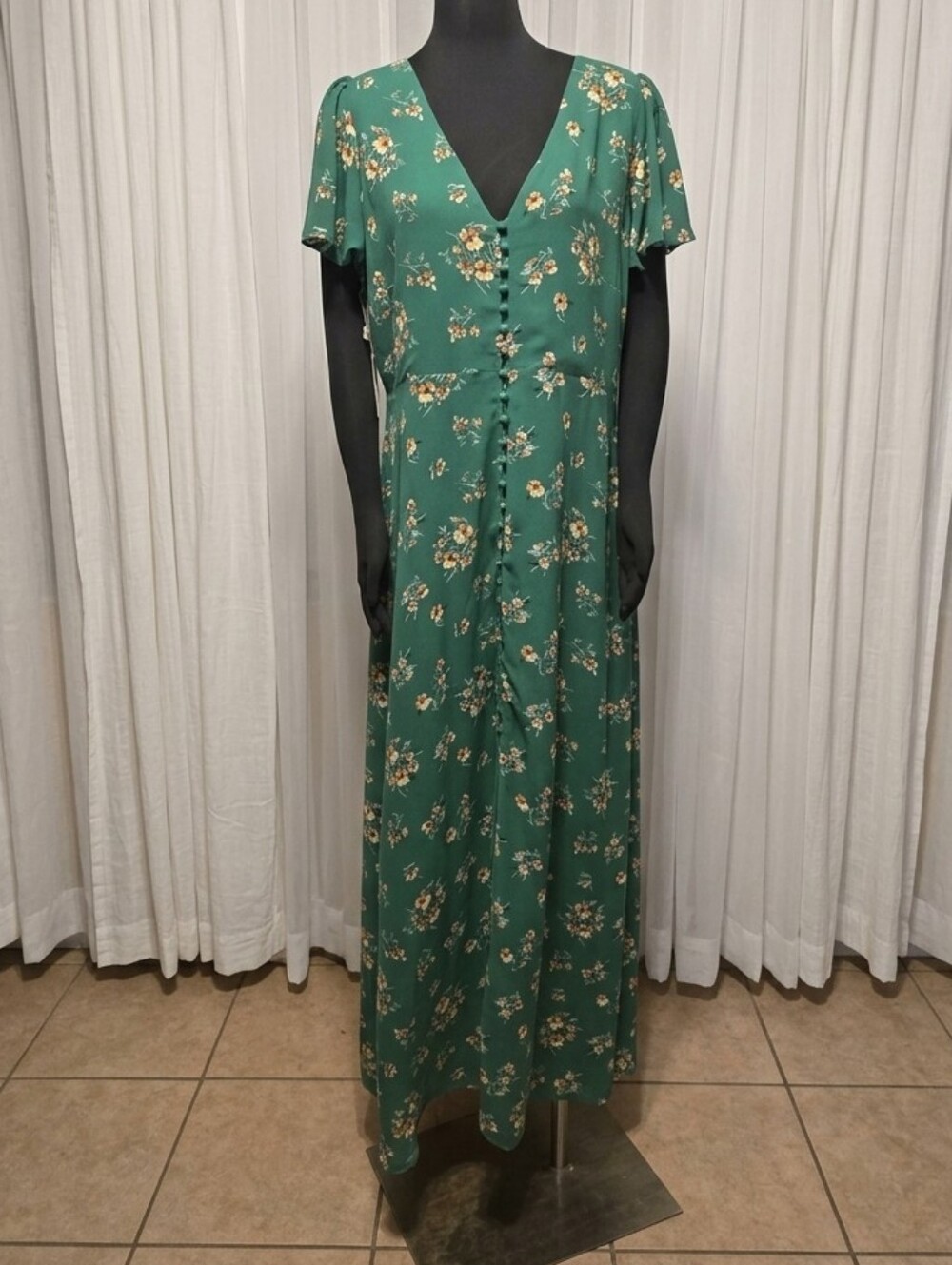 Forever 21 Green Floral Button-Front Maxi Dress